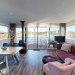 1000 Floating Village 2.0 3D Einrichtung Berry 01 Wohnzimmer x