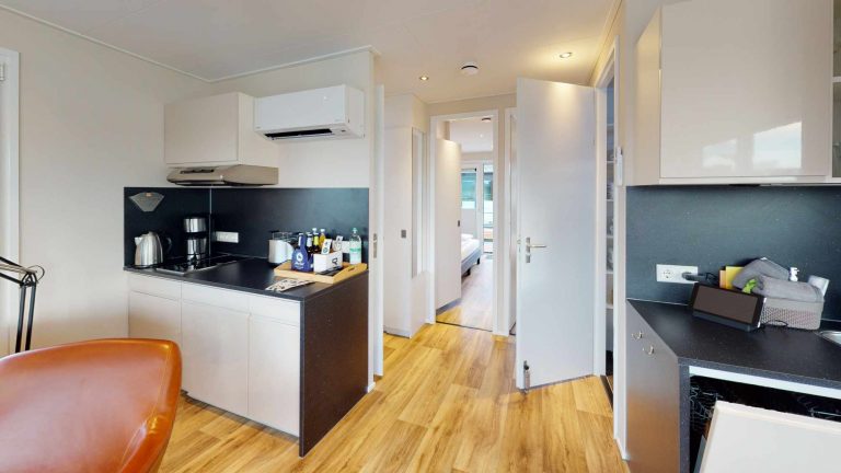 1000 Floating Village 2.0 3D Einrichtung Bronce 03 Küchenzeile