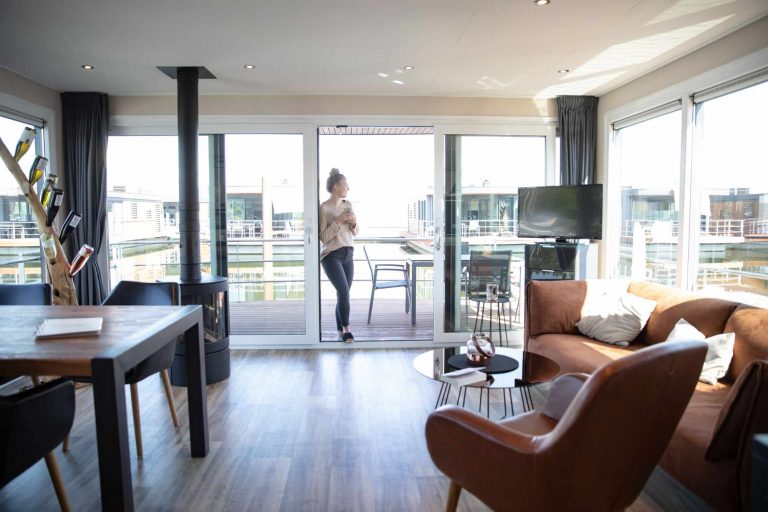 1067 Floating Village 2.0 Wasservilla Einrichtung Bronce 03B