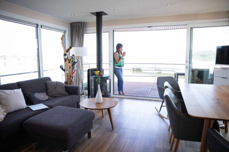 8956 Floating Village 2.0 Wasservilla Einrichtung Wood 03B